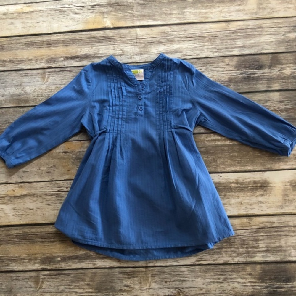 Girls adorable blue blouse! Size 7/8